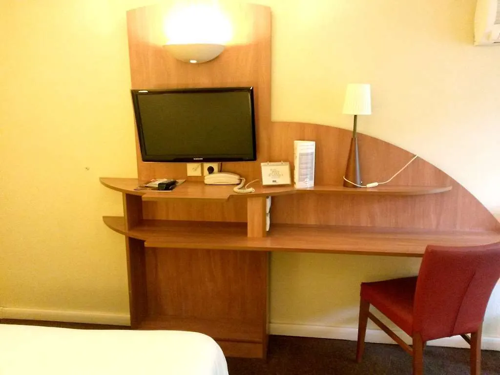 Comfort Hotel Grenoble Meylan 3*,