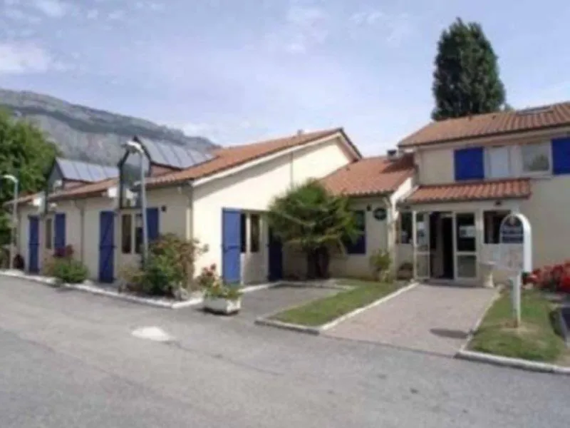 Comfort Hotel Grenoble Meylan 3*,